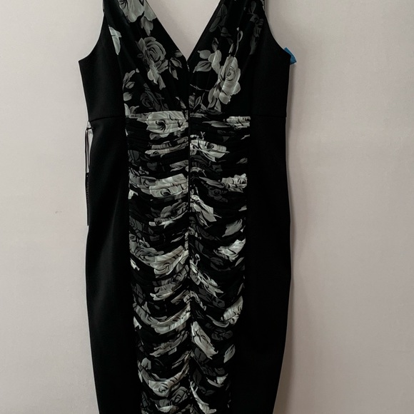 White House Black Market Instantly Slimming Dress - Picture 3 of 10